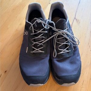 On Running Men’s Athletic Shoes in Navy and Gray
